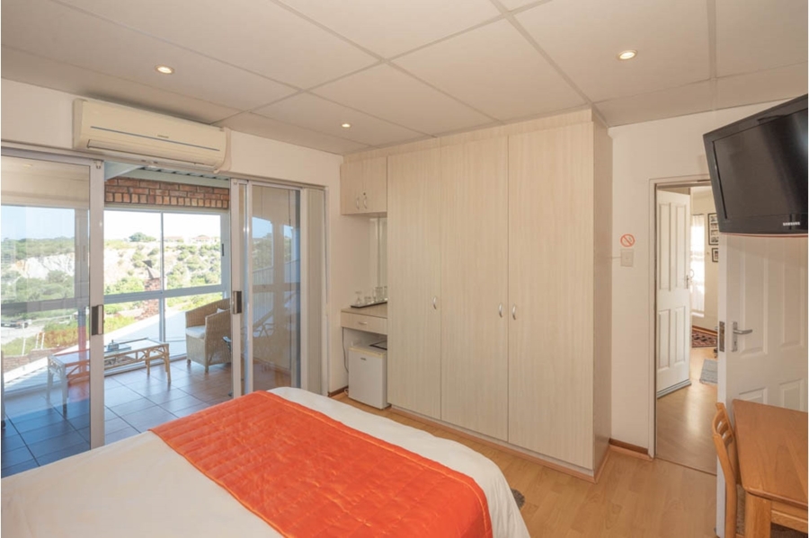 6 Bedroom Property for Sale in Humerail Eastern Cape